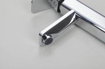 Robuuste wastafelkraan vierkant model chroom afgewerkt design kraan