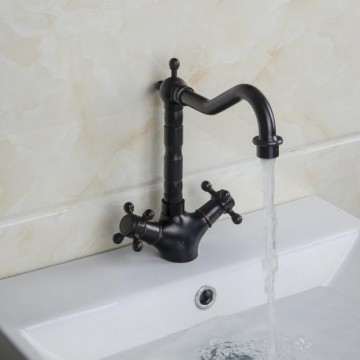 Klassieke olie brons wastafel kraan welke ook geschikt is als keukenkraan