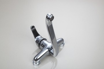 Badkraan chroom met extra lange draaibare uitloop(mond)