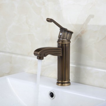 Nostalgische wastafelkraan vintage model brons afgewerkt