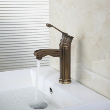 Nostalgische wastafelkraan vintage model brons afgewerkt