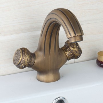 Nostalgische wastafelkraan Klassiek model Brons afgewerkt retro