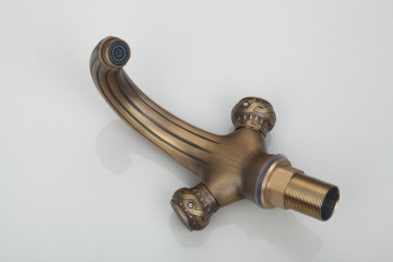 Nostalgische wastafelkraan Klassiek model Brons afgewerkt retro