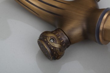 Nostalgische wastafelkraan Klassiek model Brons afgewerkt retro