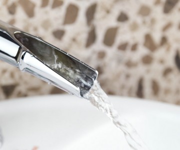 Mooie Retro chroom waterval wastafelkraan een hand bediening