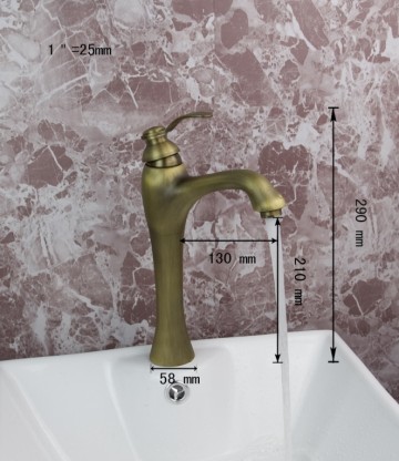 Mooie nostalgische bronzen wastafelkraan Antiek look