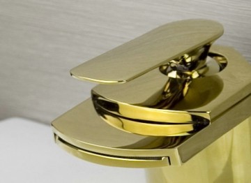Robuuste gouden waterval wastafelkraan .Goud kleurig