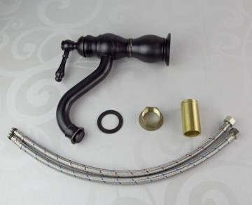 Mooie nostalgische wastafelkraan Klassiek model Olie Brons afgewerkt