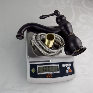 Mooie nostalgische wastafelkraan Klassiek model Olie Brons afgewerkt