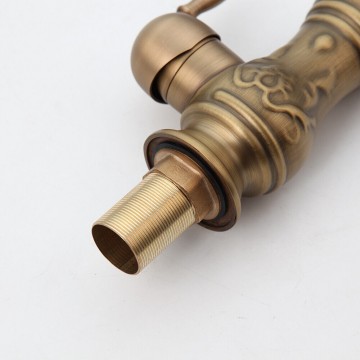 Aansluiting bronskleurige keukenkraan