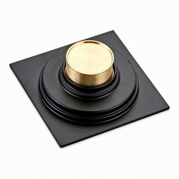 Achterzijde zwarte douche afvoer