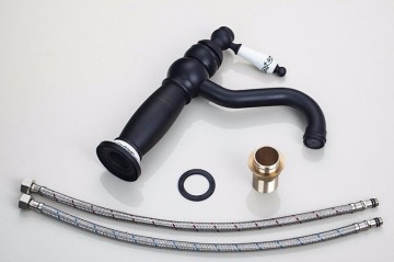 Nostalgische Olie bronzen wastafelkraan klassieke uitvoering met wit keramiek afgewerkte hendel