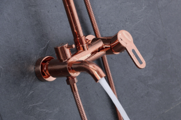 Bad kraan rose goud afgewerkt