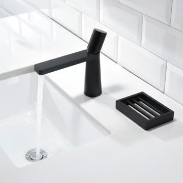 Badiquezwartemengkraan3