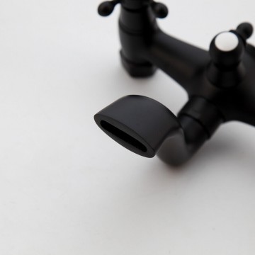 Badkraan uitloop zwart