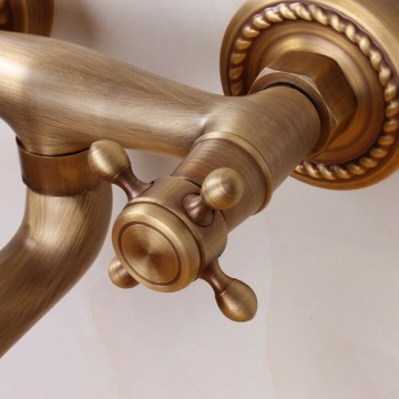 Bornzen draaibare kraan