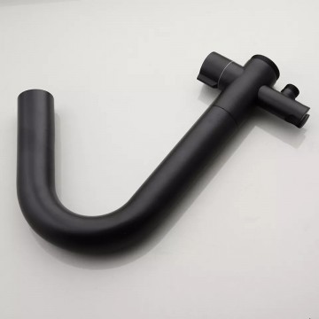 Bovenkant moderne zwarte vrijstaande badkraan