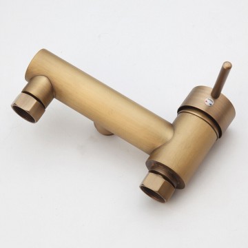 Bronskleurig mengkraan