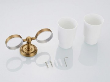 Bronskleurige beker houder