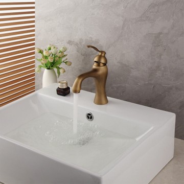 Bronskleurige mengkraan nostalgisch model b560