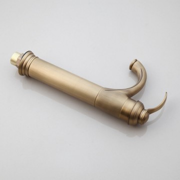 Bronskleurige wastafelkraan meng kraan