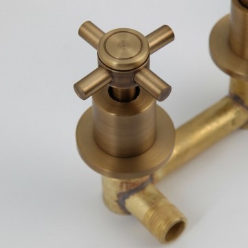 Bronzen inbouw kraan