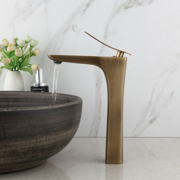 Bronzen mengkraan hoog model landelijk