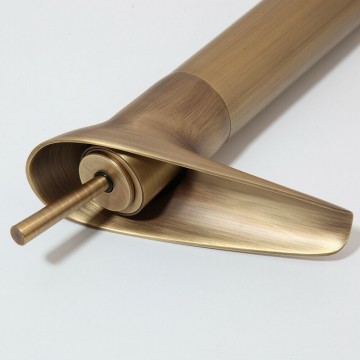 Bronzen waterval kraan 0