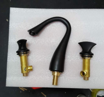 3 delige elegante olie brons badkraan voor montage op badrand of voor wastafel montage