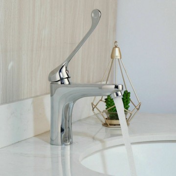 Chroom kraan met elleboog bediening