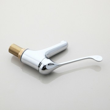 Chroom kraan met lange bedieningshendel