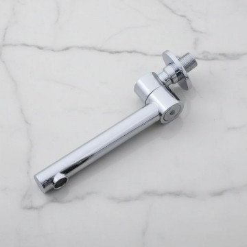 Chroom zwenkbare uitloop muurkraan 1