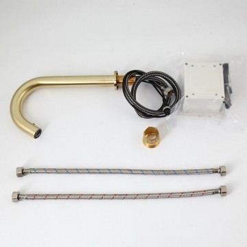 Complete set geborsteld gouden kraan