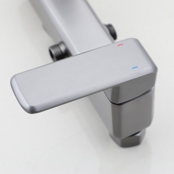 Details kraanlijf gun metal regendouche