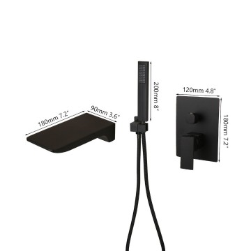 Details zwarte watervalkraan badkraan