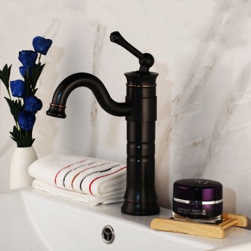 Donkere olie bronzen kraan