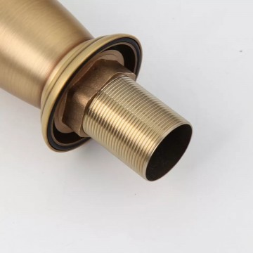 Draadbuis bronskleurige wastafelkraan 1