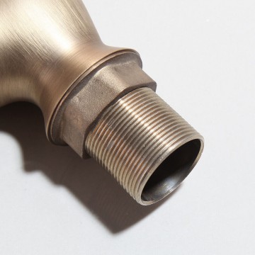 Draadbuis bronskleurige wastafelkraan draaibaar