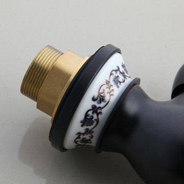 Draadbuis met onderzijde kraan olie brons