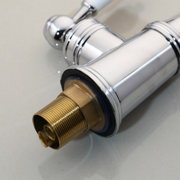 Draadbuis voor bevestiging chroom kraan