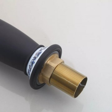 Draadbuis zwarte mengkraan nostalgisch