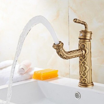 Draaibare uitloop wastafelkraan bronskleurig