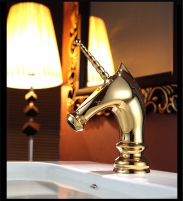 Eenhoorn gouden wastafelkraan