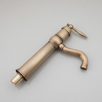 Elegante bronskleurige mengkraan