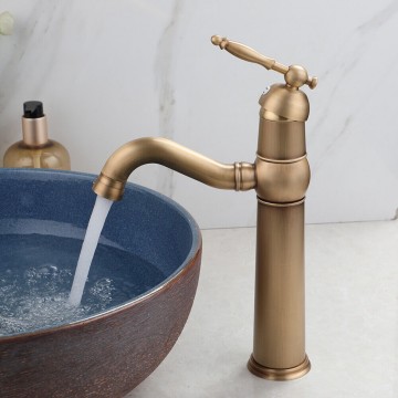 Elegante bronskleurige wastafelkraan