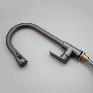 Elegante gun metal keukenkraan