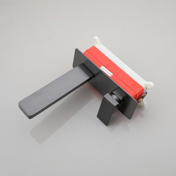 Elegante gun metal wandkraan