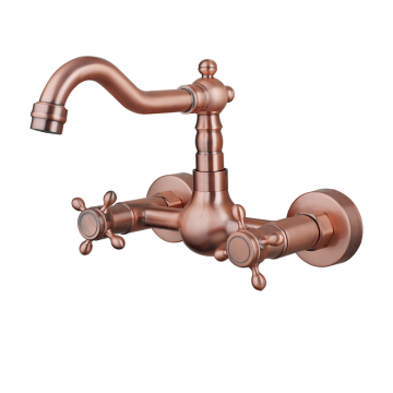 Elegante koperkleurige wastafelkraan