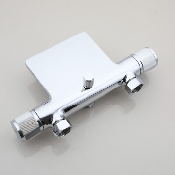 Elegante mooie chroom badkraan