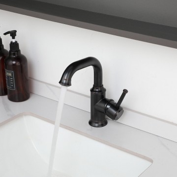 Elegante olie bronskleurige wastafelkraan